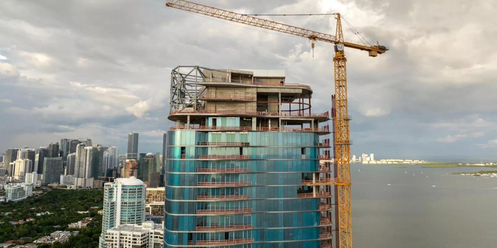 Guía para Comprar Preconstrucción en Miami