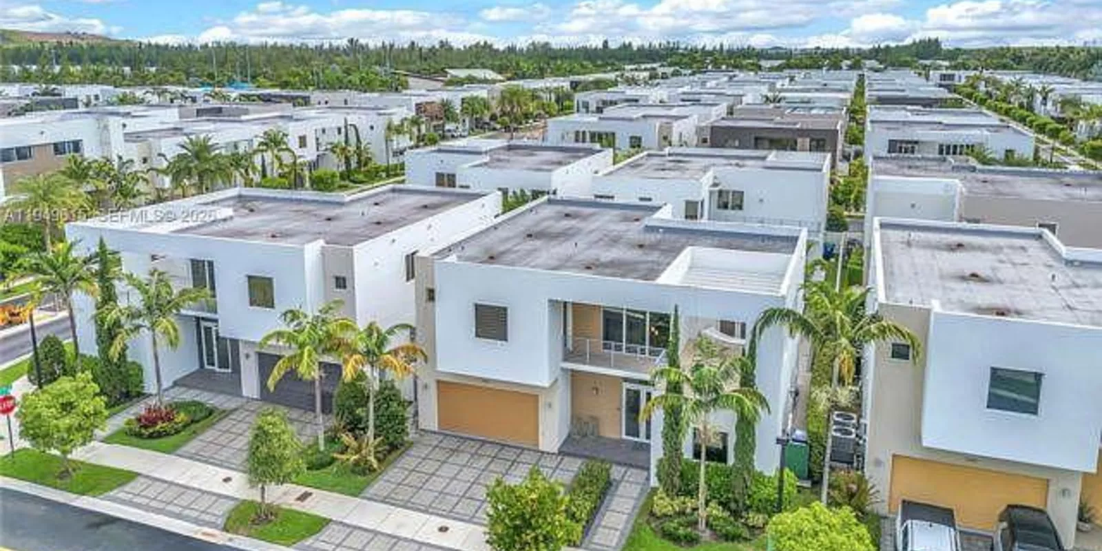Comprar nueva construcción en Doral vs Reventa en 2026